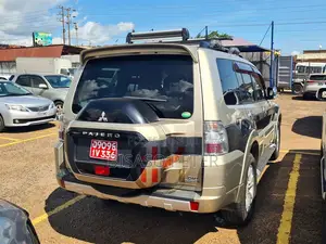 Mitsubishi Pajero V80 3.2 DI-D 2016 Gold