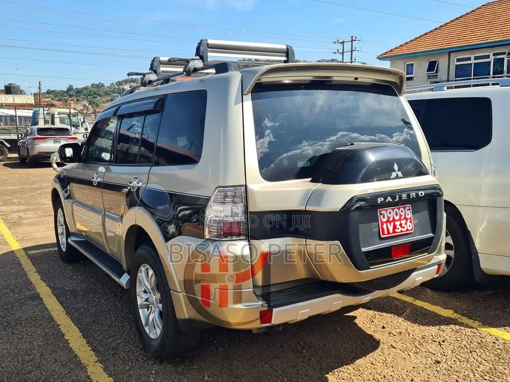 Mitsubishi Pajero V80 3.2 DI-D 2016 Gold