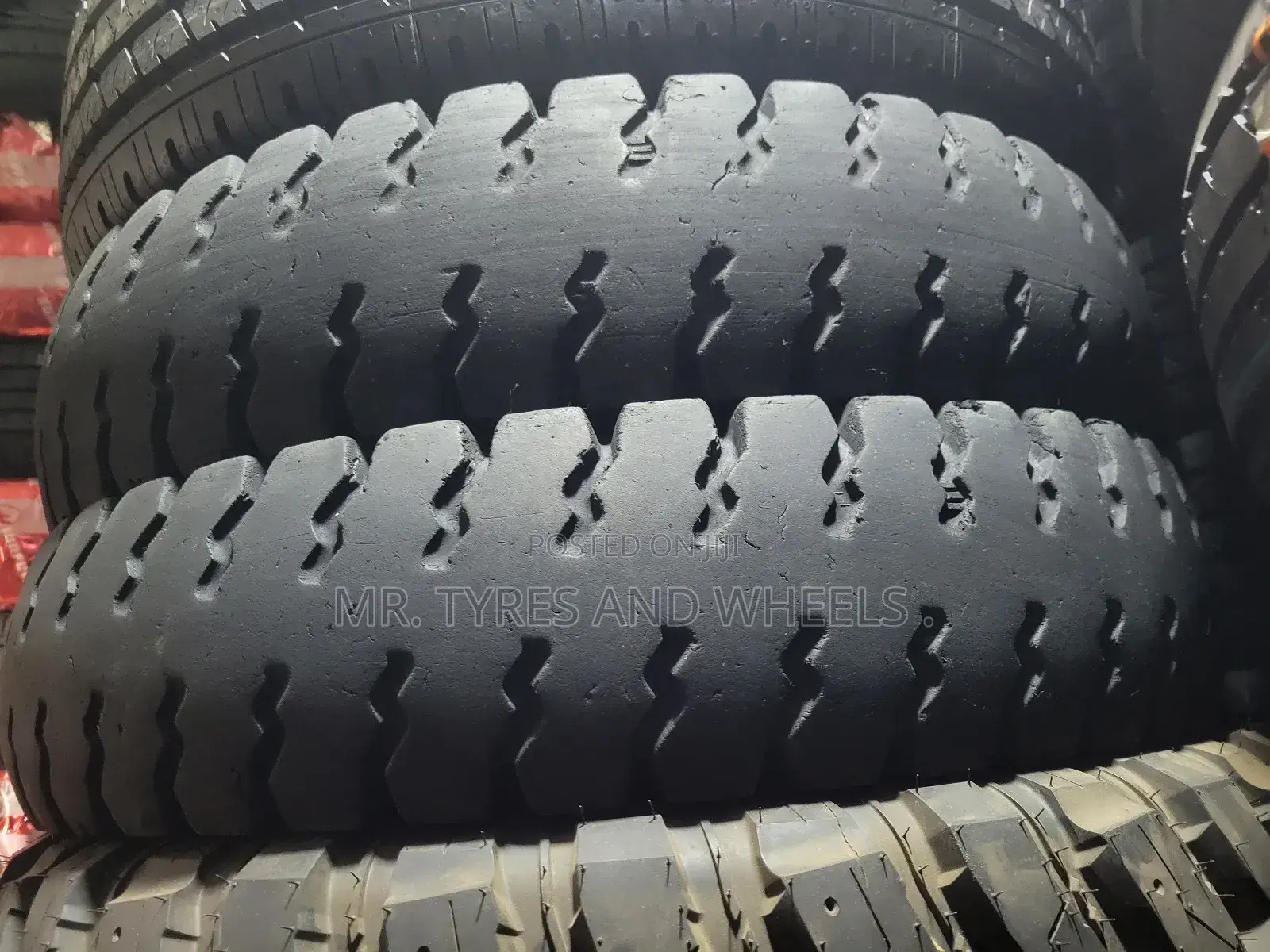 700r15 Original MRF the Type That Deserves on Ur Car.