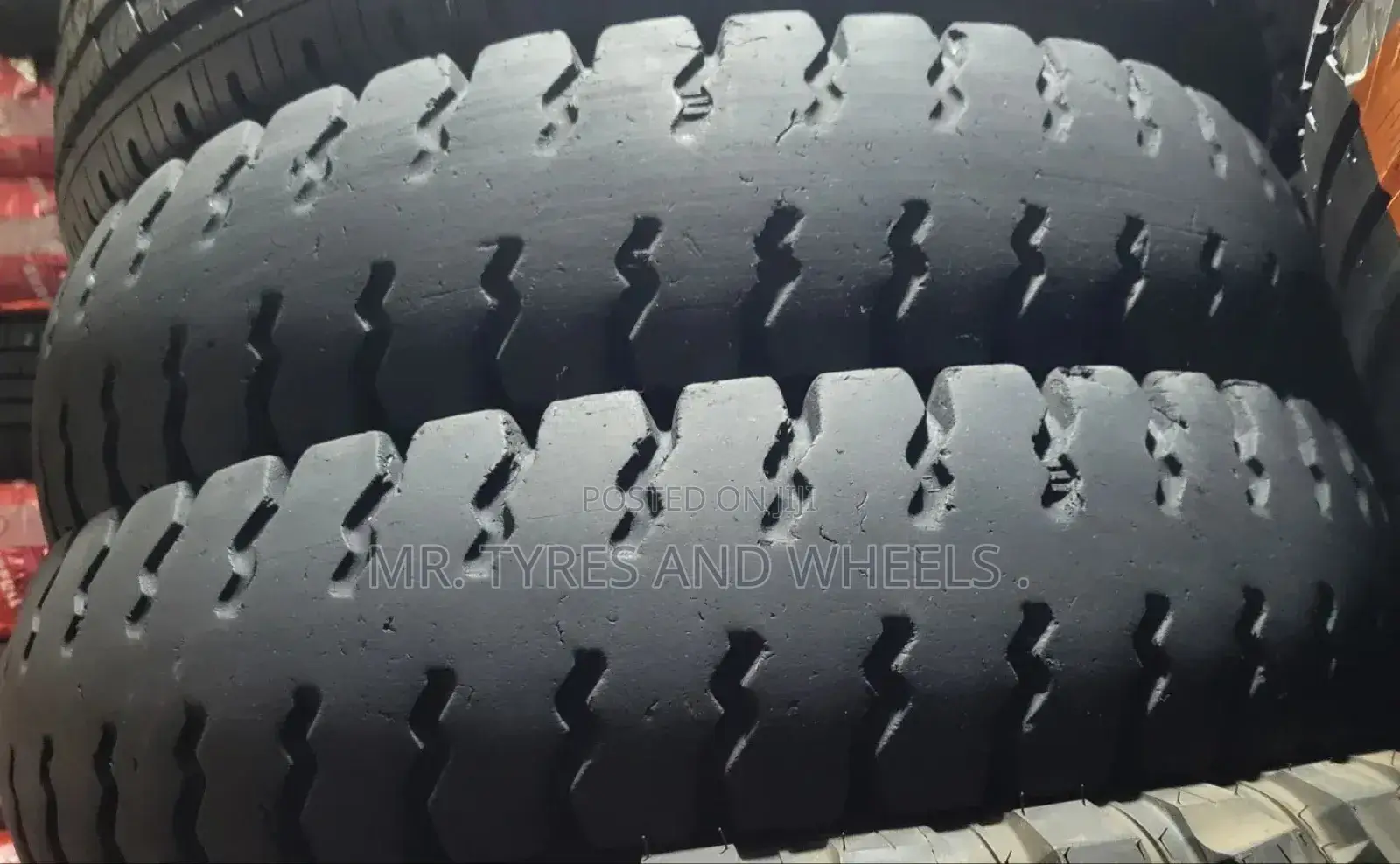 700r15 Original MRF the Type That Deserves on Ur Car.