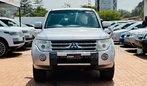 Mitsubishi Pajero 2011 Silver