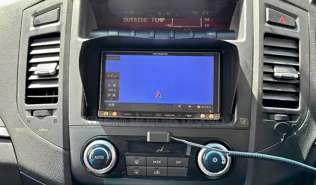 Mitsubishi Pajero 2011 Silver