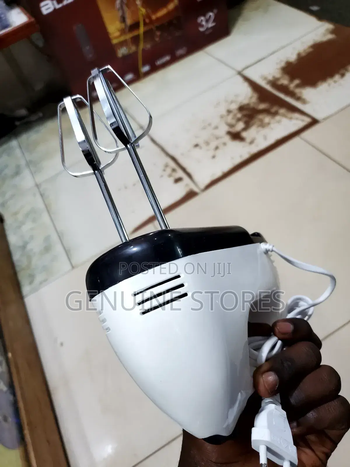 Portable Hand Mixer of Scarlet
