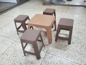 Easy Plastic Stools and Table for Hotel/Bar/Restaurant