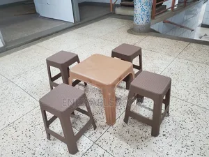 Easy Plastic Stools and Table for Hotel/Bar/Restaurant
