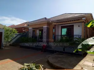 3bdrm House in Kajjansi Ntebe Rd, Division A for sale