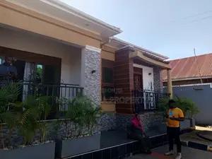 3bdrm House in Kajjansi Ntebe Rd, Division A for sale