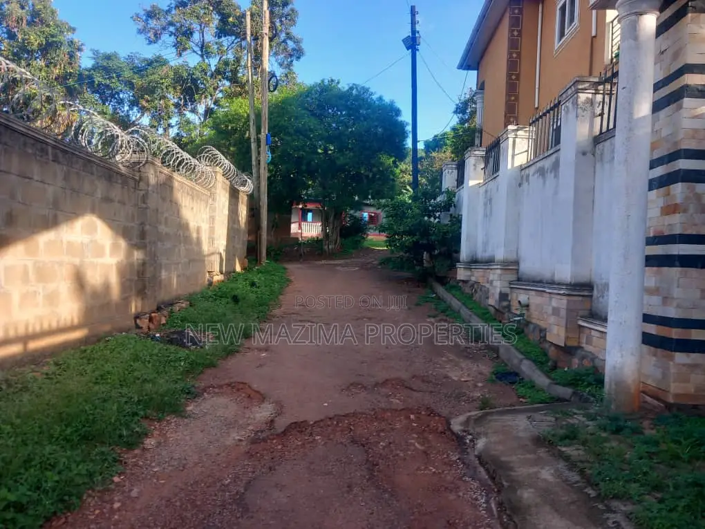 37 Decimals Forced Sale Inheart of Makindye Kizungu Heights