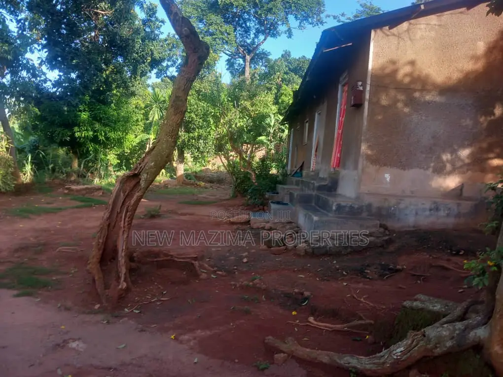 37 Decimals Forced Sale Inheart of Makindye Kizungu Heights