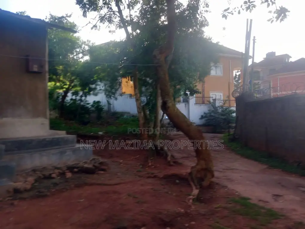 37 Decimals Forced Sale Inheart of Makindye Kizungu Heights