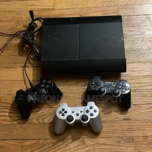 Playstation 3 Ps3 Full Set. 2 Controllers and 2 Games