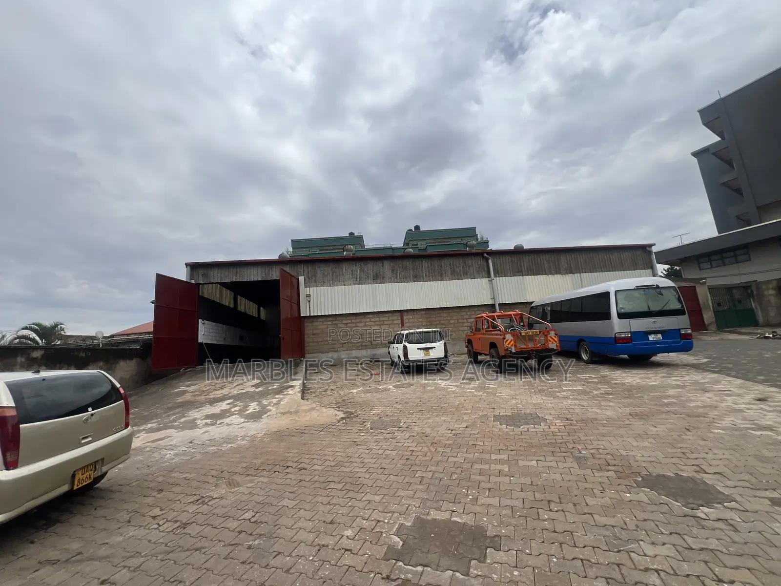 Stand-Alone Warehouse for Rent in Kansanga, 600 SQMS
