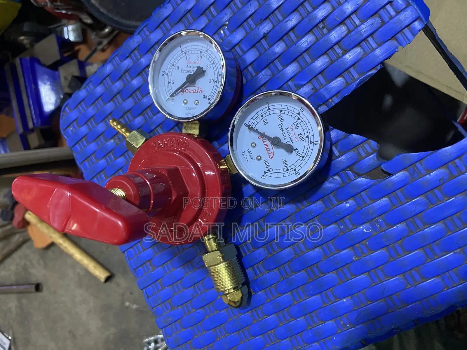 Oxygen Regulator