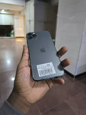 Photo - Apple iPhone 11 Pro Max 64 GB Gray