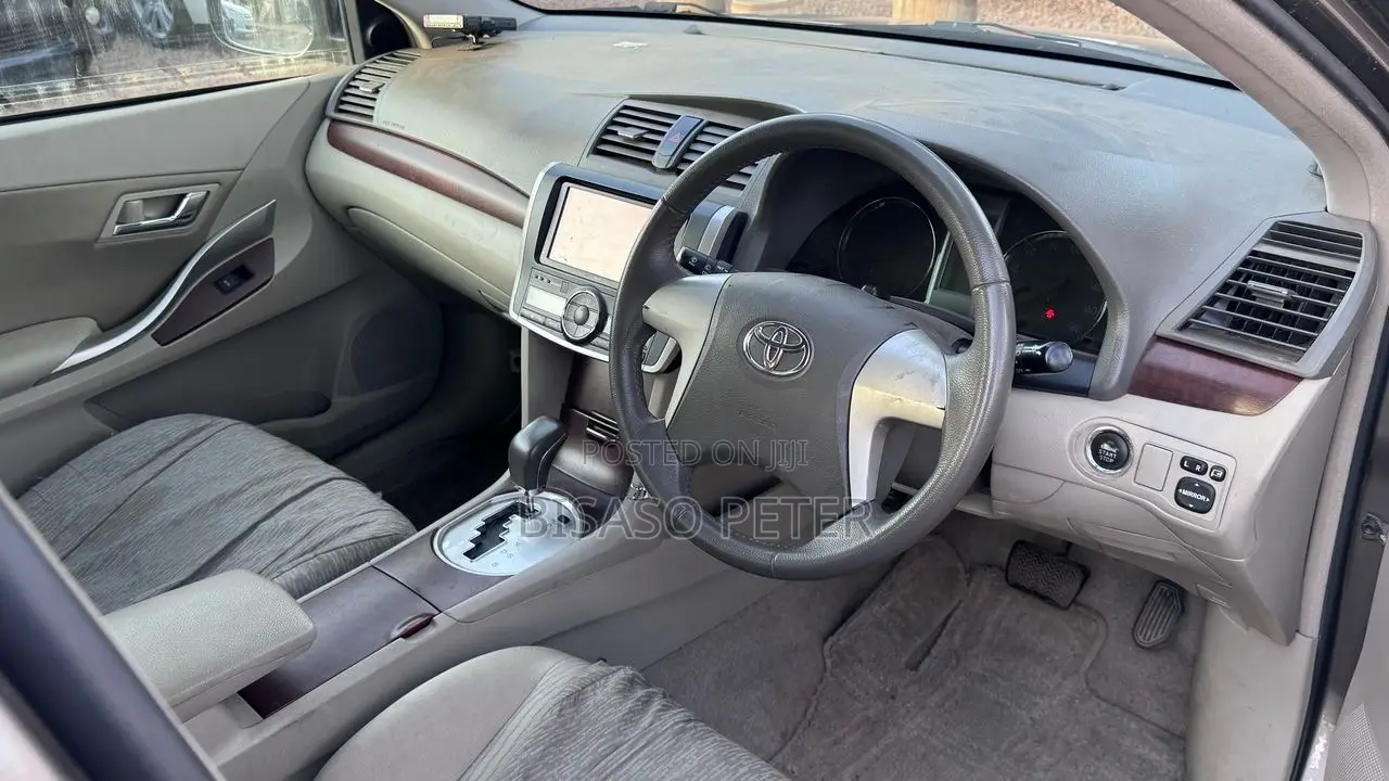 Toyota Premio 1.8 AWD 2011 Gray
