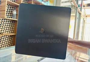Uk Used Ps4 Slim With Games and Pad