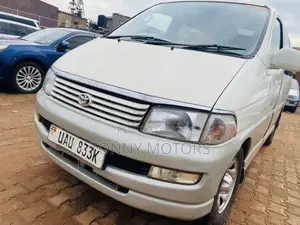Photo - Toyota Regius 1999 White