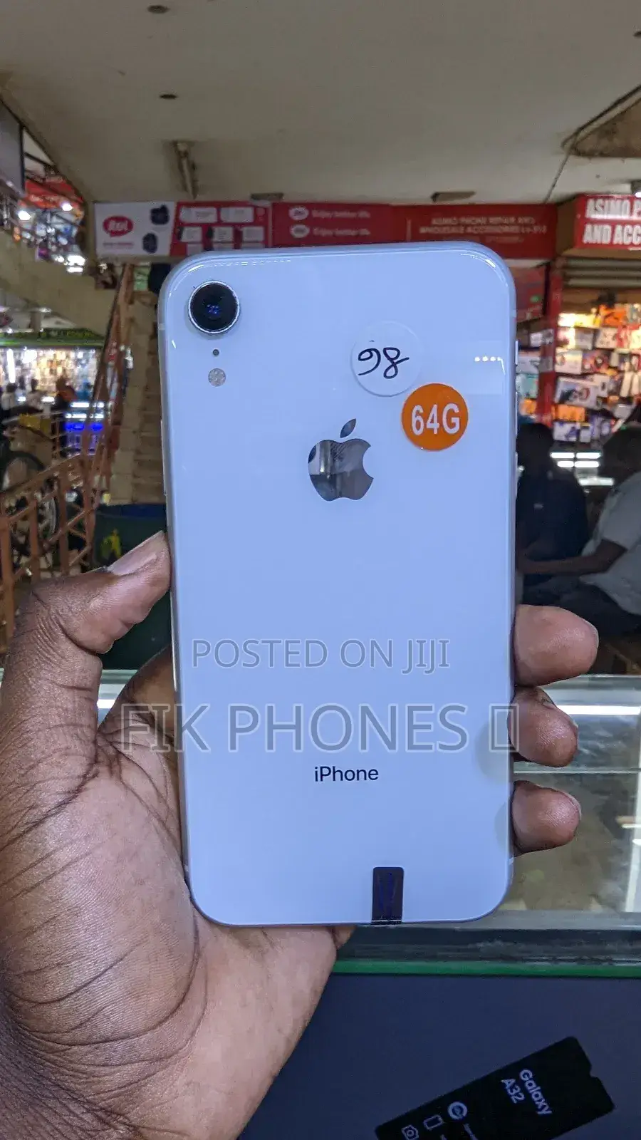 Apple iPhone XR 64 GB White