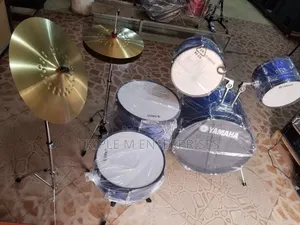 Yamaha Drum Set