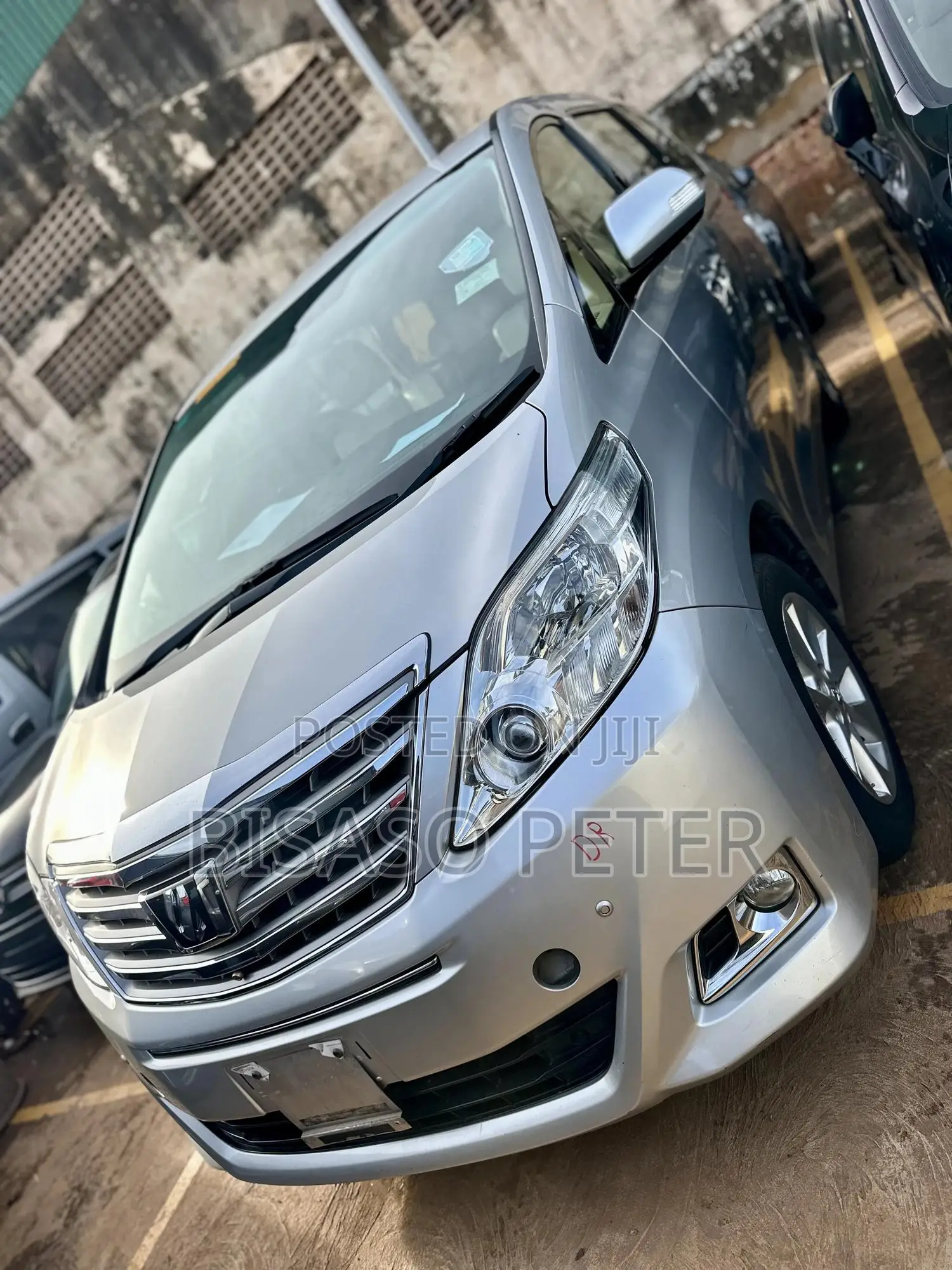 Toyota Alphard 2.4 Petrol AWD 2013 Silver