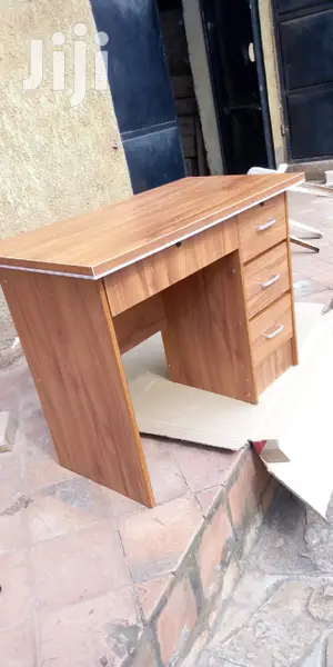 Simple Office Desk 1meter