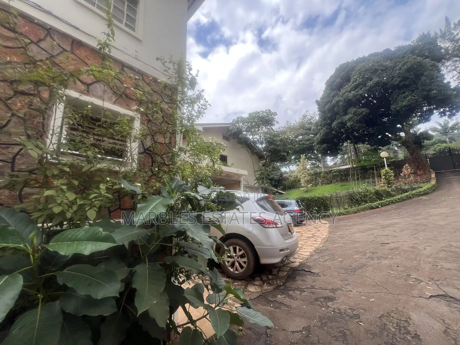 Land for Sale in Kololo on 70 Decimals at $2millions