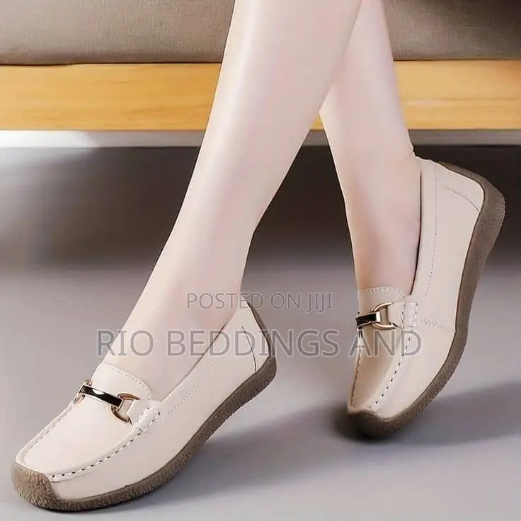 Ladies Moccasin Shoes