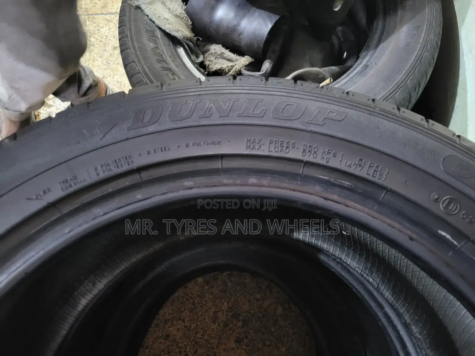 It's 215 55 R17 Imported Dunlop 4rm Tokyo Japan.