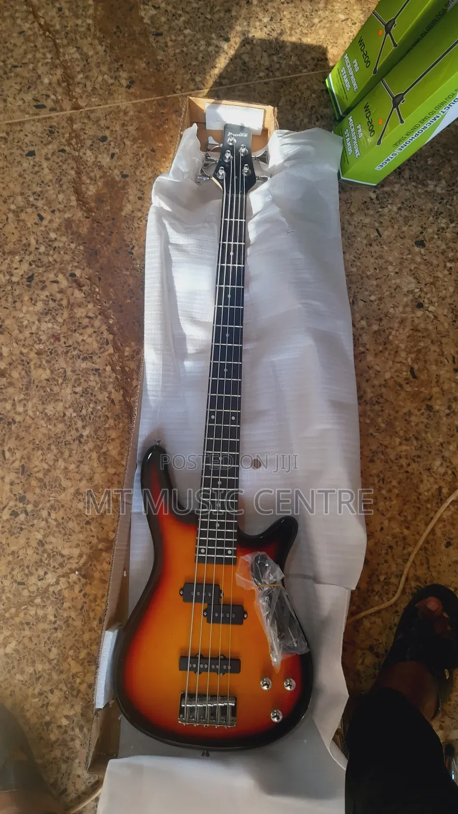 Base Guitar 5 String