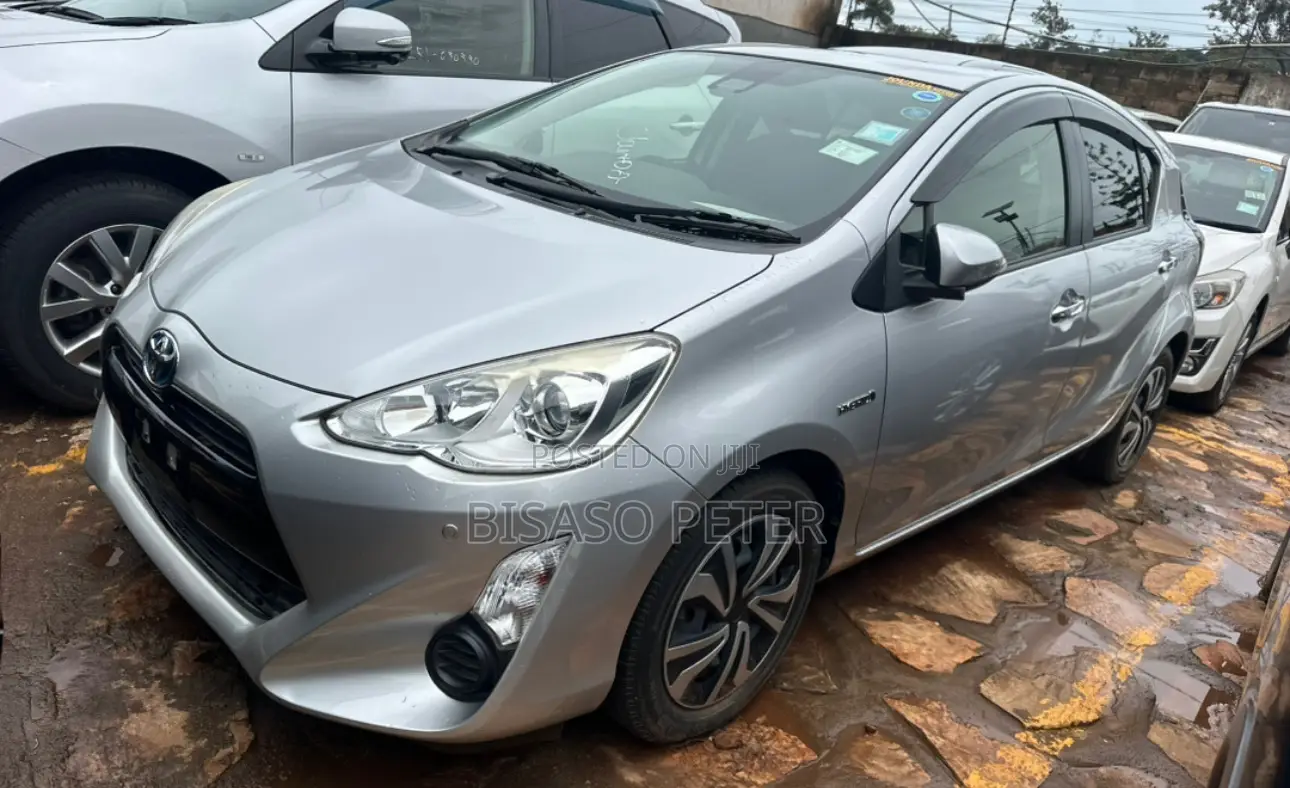 Toyota Aqua 2015 Silver