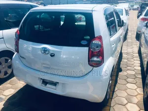 Toyota Passo 1.0 AWD 2010 White