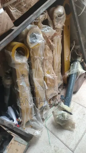 Jcb, 205, 215 Truck Chain, Tips, Idlers, Filters,Sprockets.