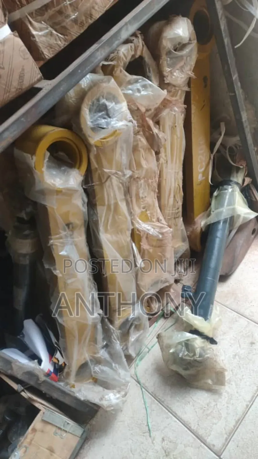 Jcb, 205, 215 Truck Chain, Tips, Idlers, Filters,Sprockets.