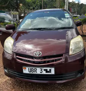 Photo - Toyota Passo Sette 1.5 AWD 2009 Beige