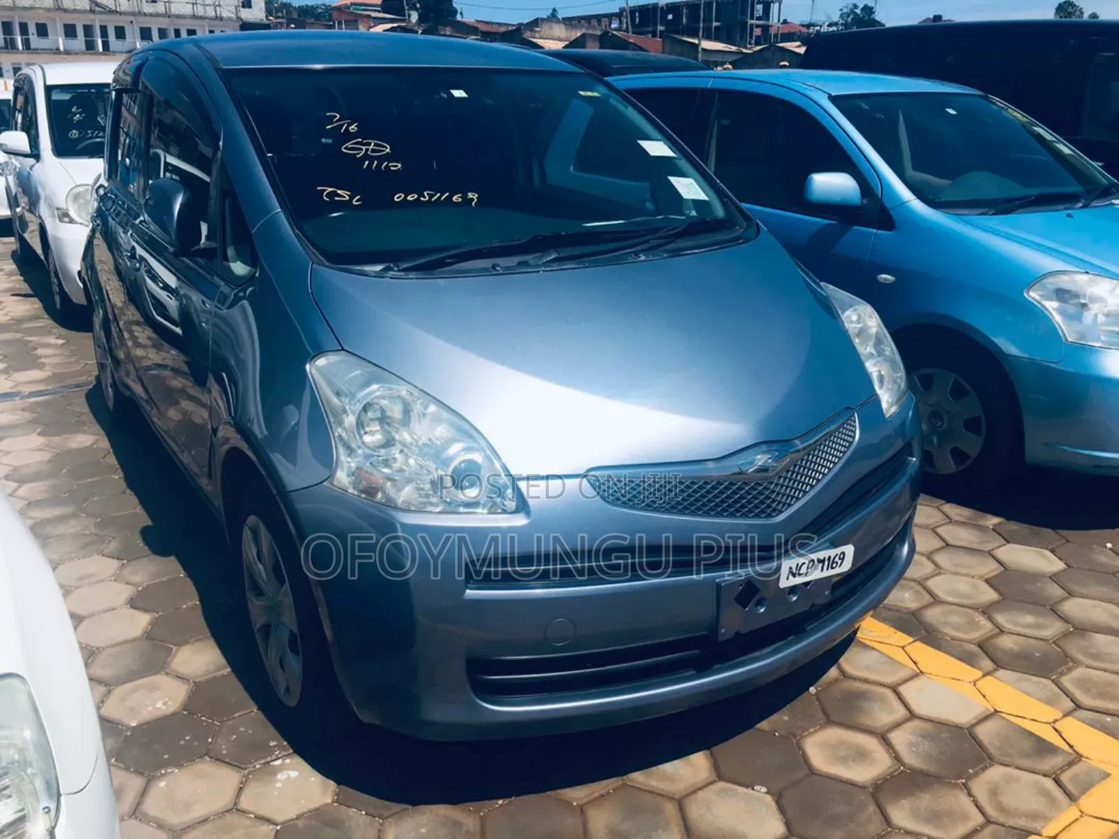 Toyota Vitz 2010 Gray