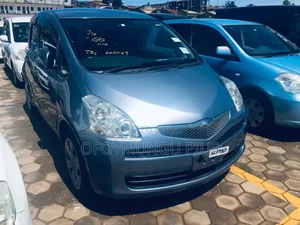 Toyota Vitz 2010 Gray