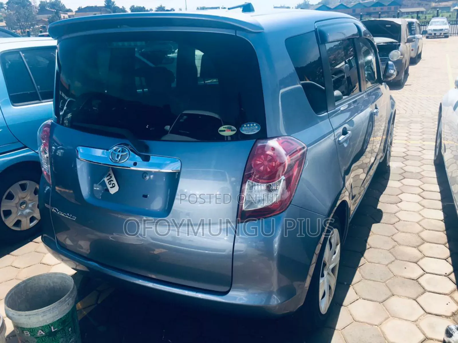 Toyota Vitz 2010 Gray