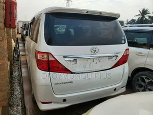 Toyota Alphard 2.4 Petrol AWD 2010 White