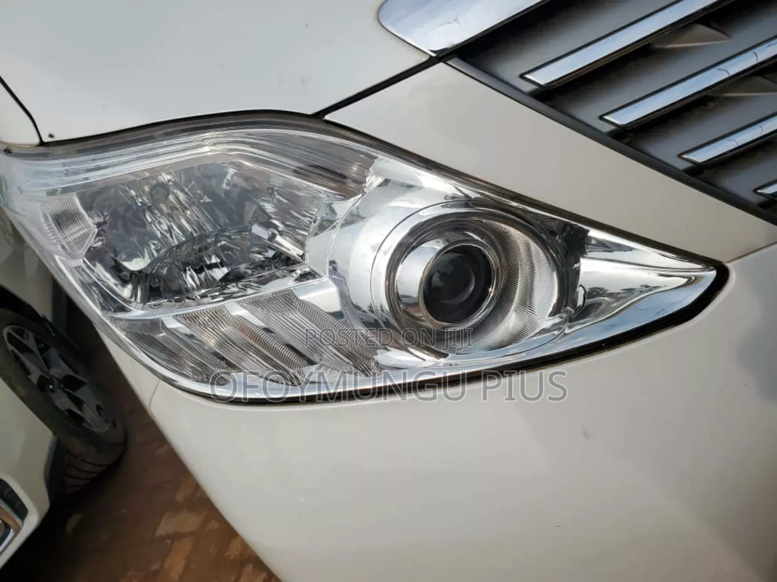 Toyota Alphard 2.4 Petrol AWD 2010 White