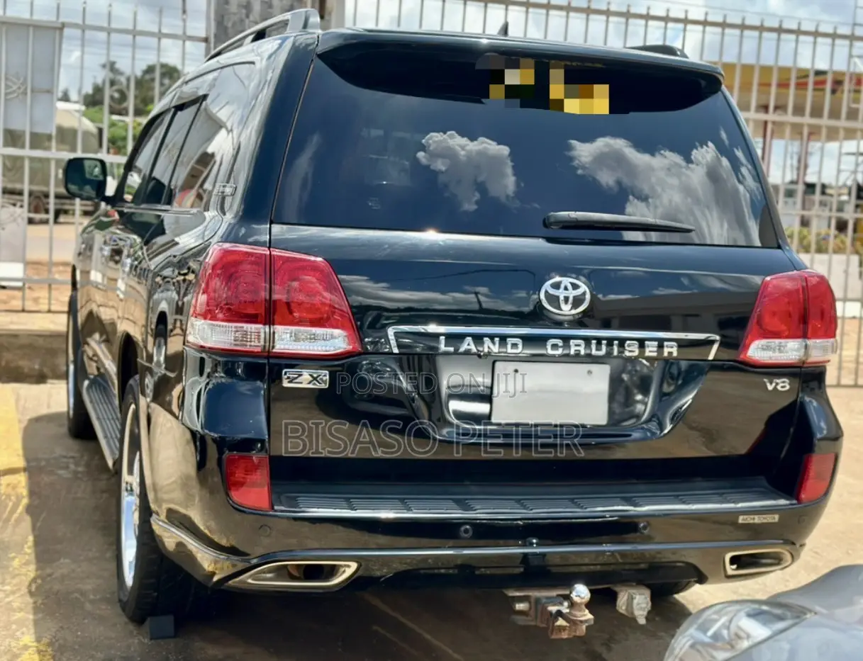 Toyota Land Cruiser 4.6 V8 ZX 2010 Black