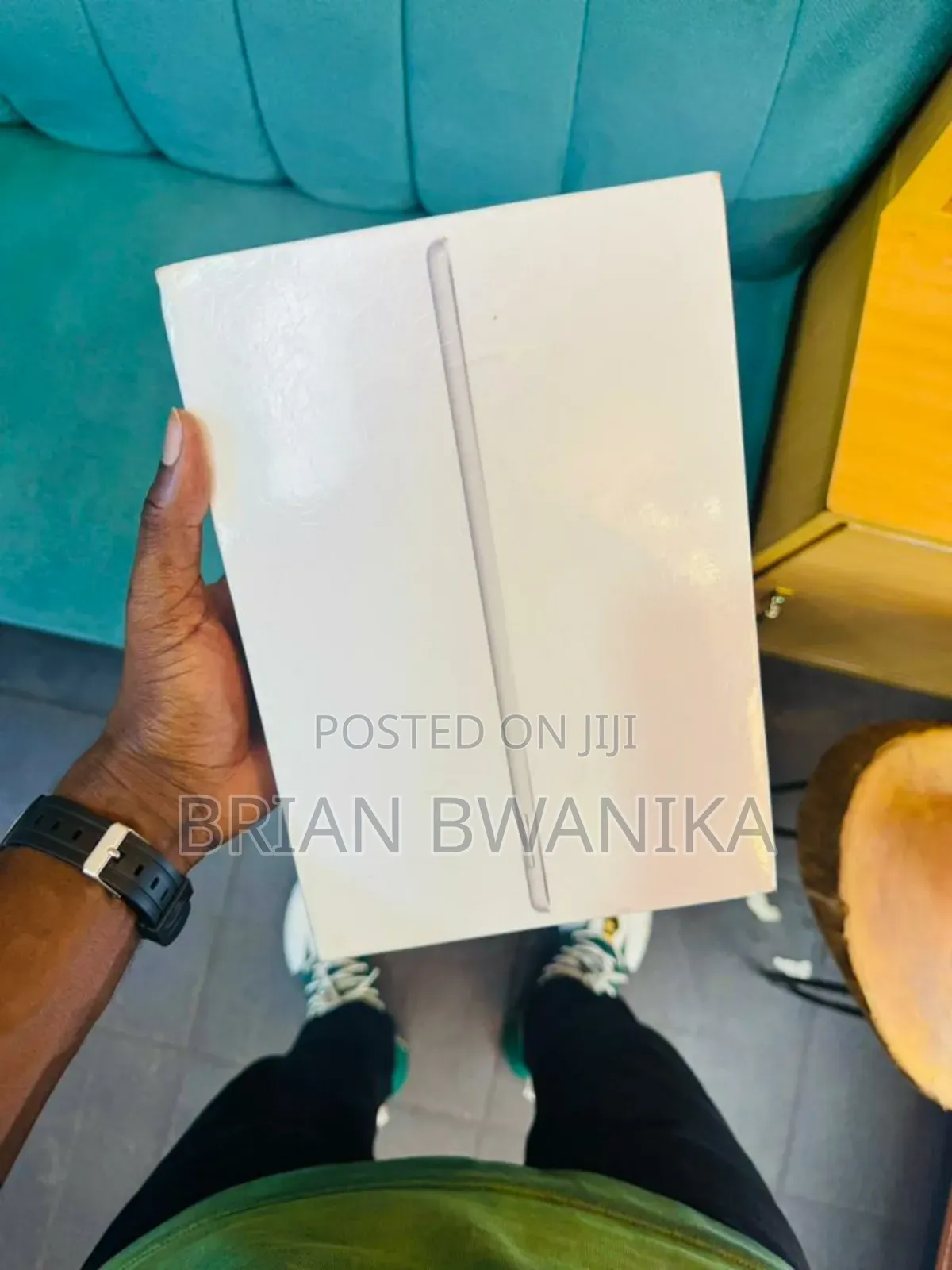 New Apple iPad 9.7 64 GB Gray
