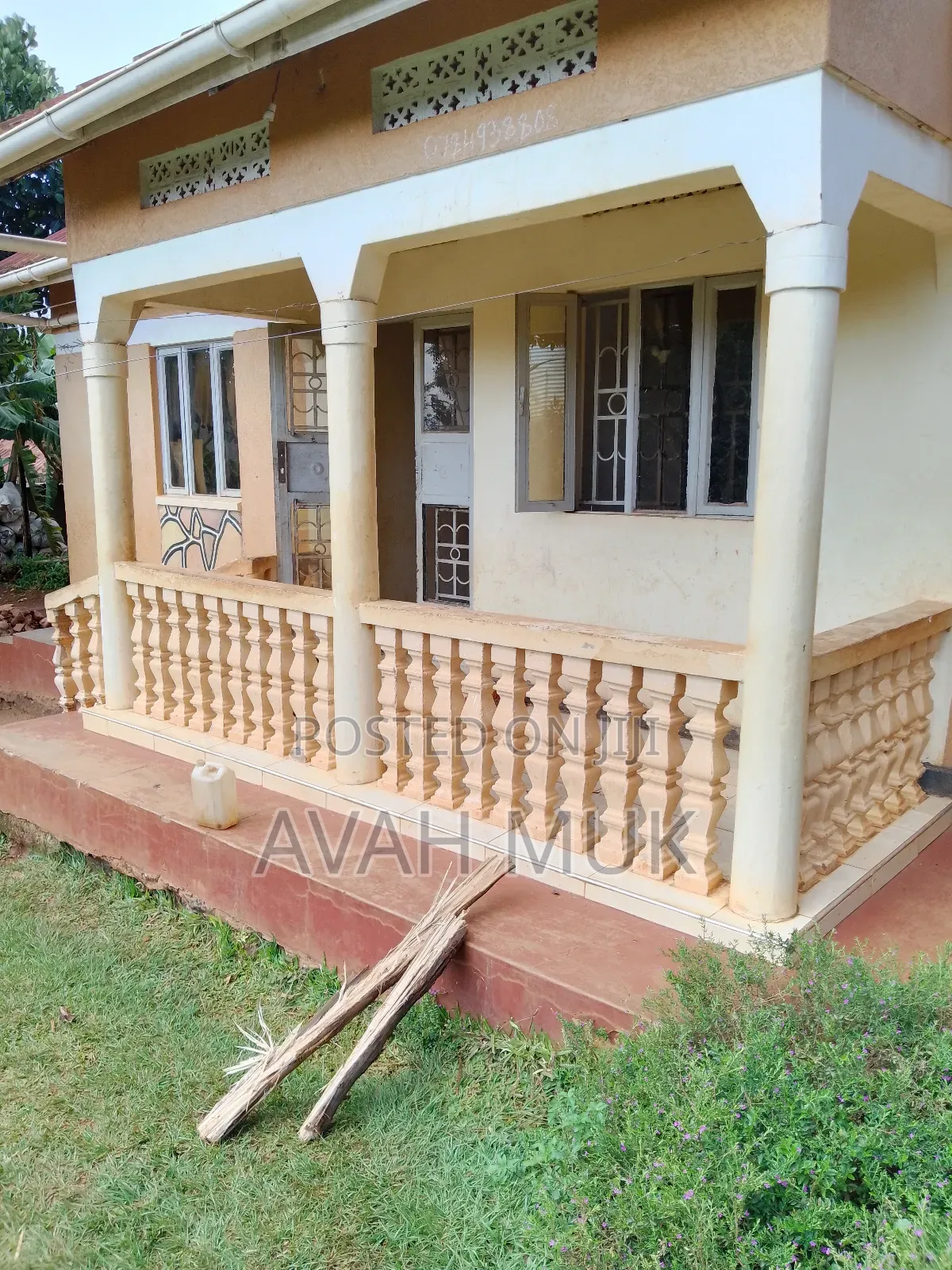 Furnished 3bdrm House in Division B for sale