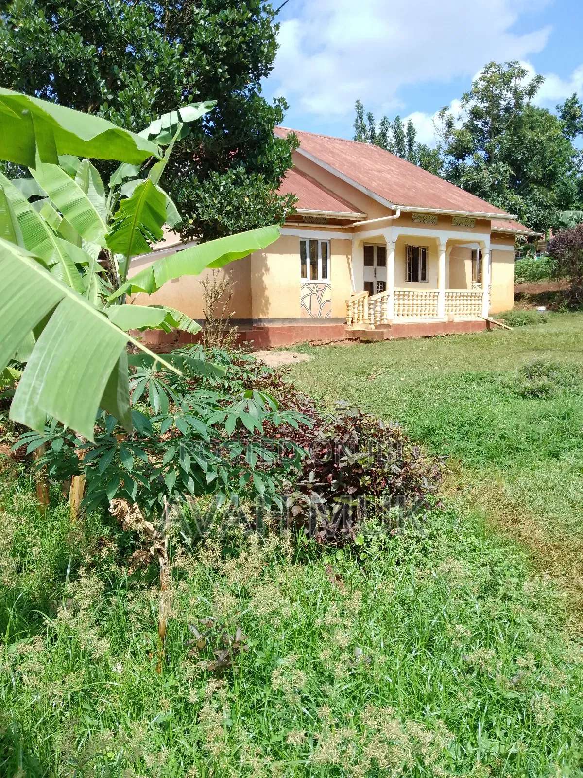 Furnished 3bdrm House in Division B for sale