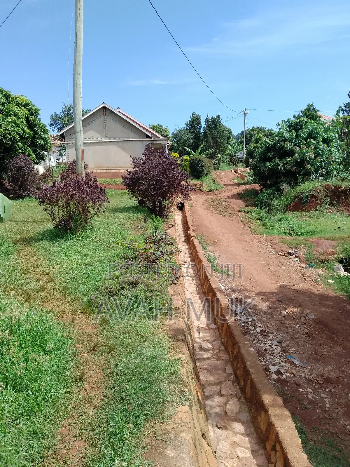 Furnished 3bdrm House in Division B for sale