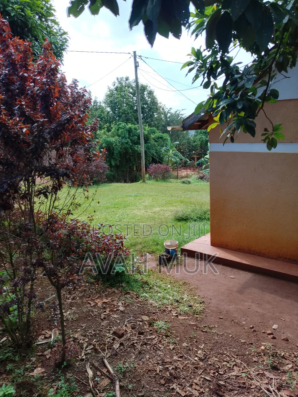 Furnished 3bdrm House in Division B for sale