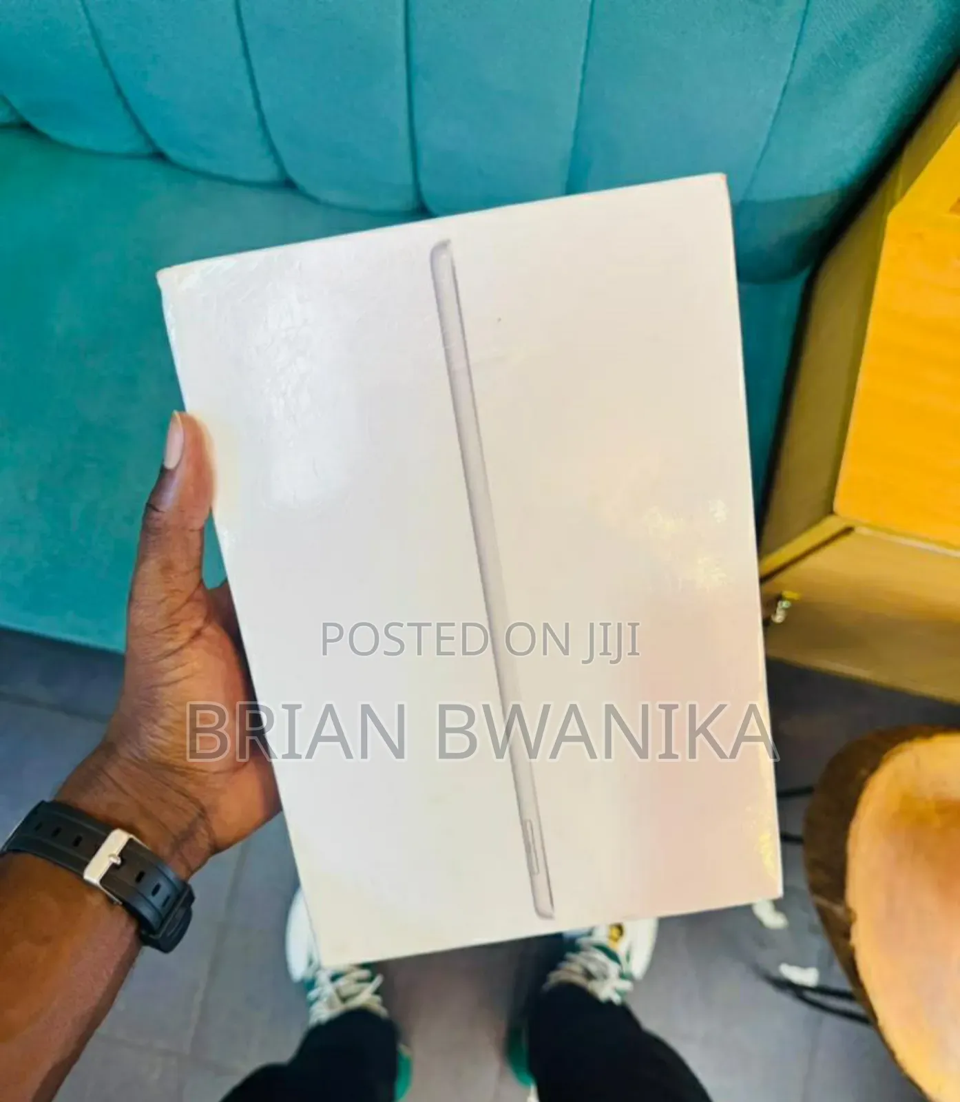 New Apple iPad 9.7 64 GB Gray