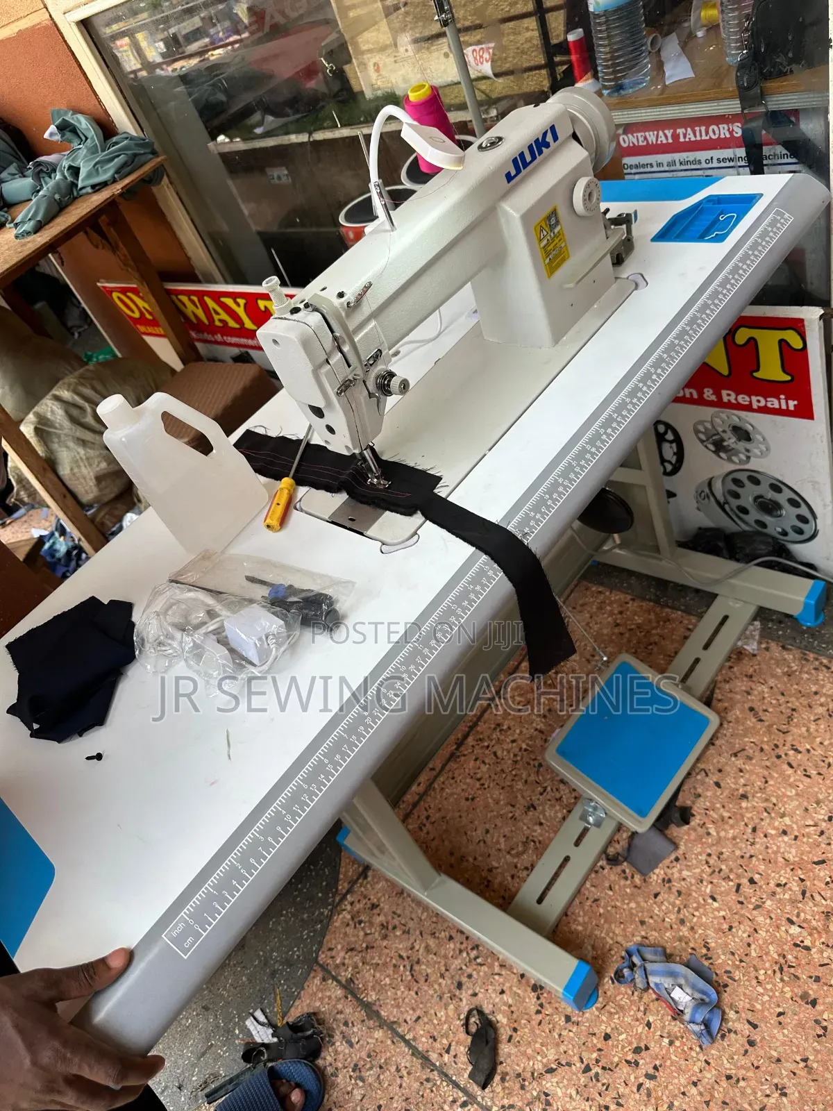 Brand New Juki Industrial Sewing Machine Full Set