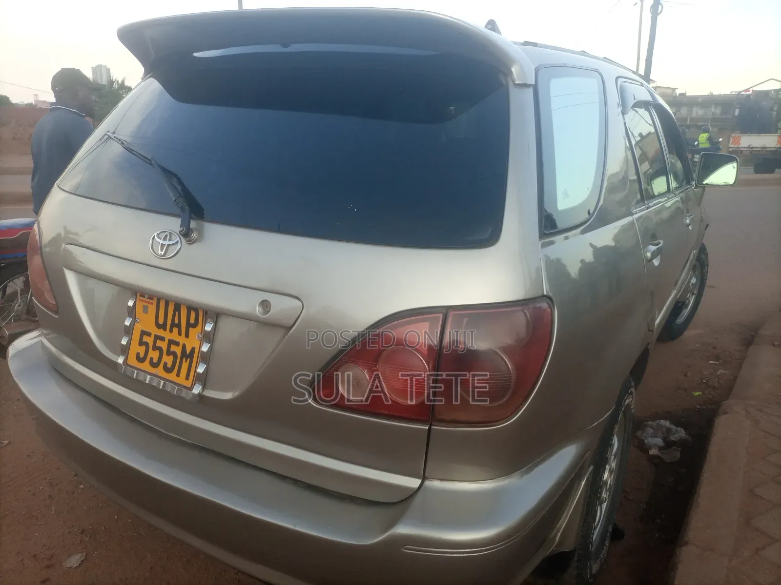 Toyota Harrier 3.0 V6 1998 Beige