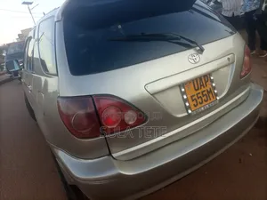 Toyota Harrier 3.0 V6 1998 Beige