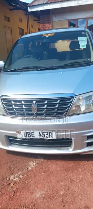 Toyota Grand HiAce 2000 Silver